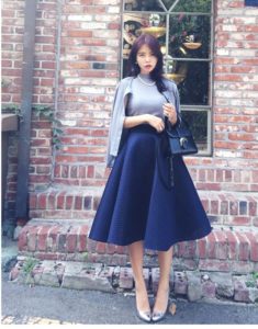 retro-blue-high-waist-skirt